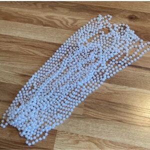 16 Beaded White Faux Pearl Plastic Party Necklaces Decor
